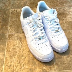 Mens Nike Air Force one’s sneakers